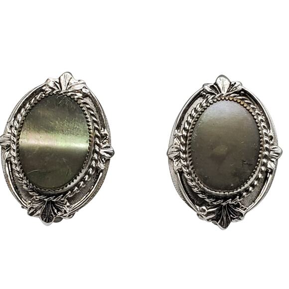 Whiting Davis Mother of Pearl Clip Earrings Silver Tone Oval Vintage Button MOP - Picture 1 of 10